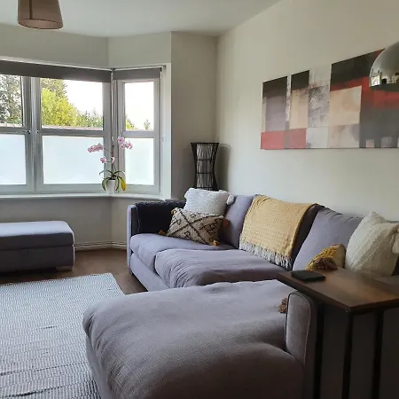 Apartamento Spacious, Bright Flat Near Town Centre, Parking *
